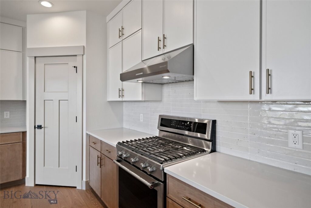 1511 Gunslinger Lane, Belgrade MT 59714