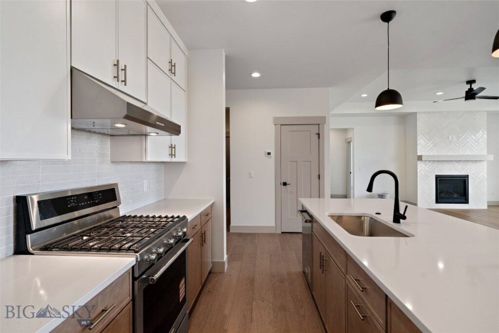 1511 Gunslinger Lane, Belgrade MT 59714