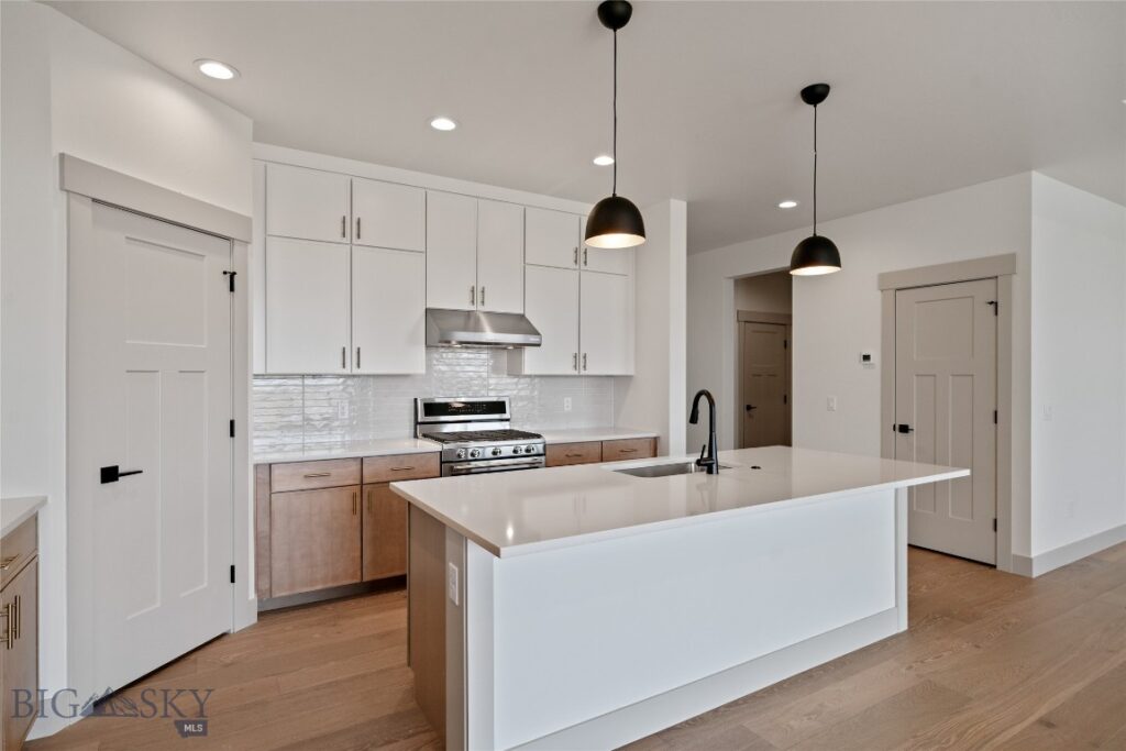 1511 Gunslinger Lane, Belgrade MT 59714