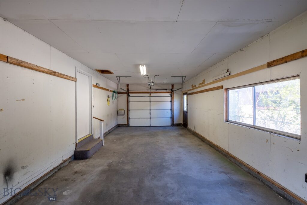 611 Meadowlark Street, Livingston MT 59047