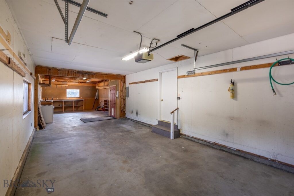 611 Meadowlark Street, Livingston MT 59047