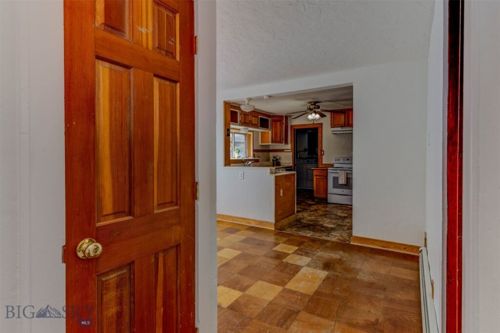 332 S K Street, Livingston MT 59047
