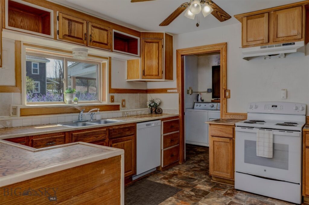 332 S K Street, Livingston MT 59047
