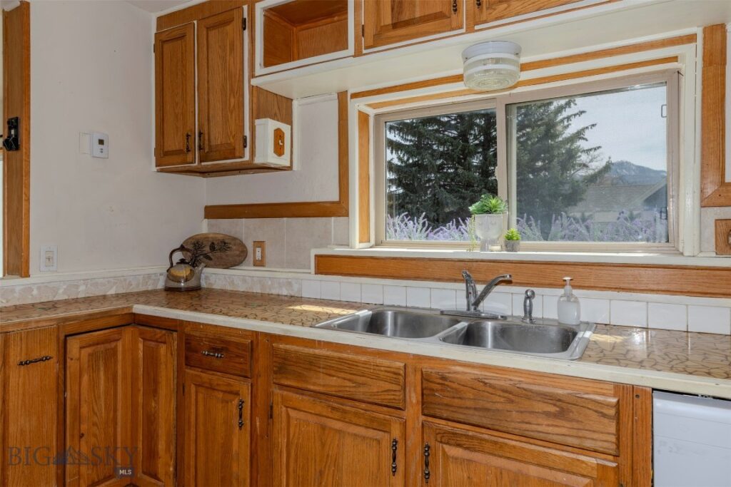 332 S K Street, Livingston MT 59047