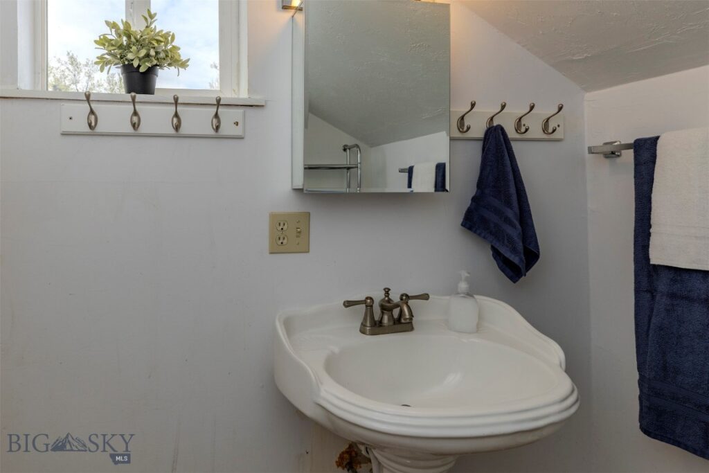 332 S K Street, Livingston MT 59047