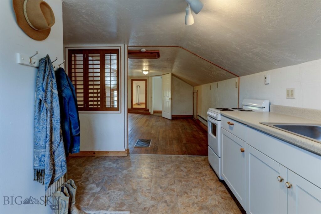 332 S K Street, Livingston MT 59047