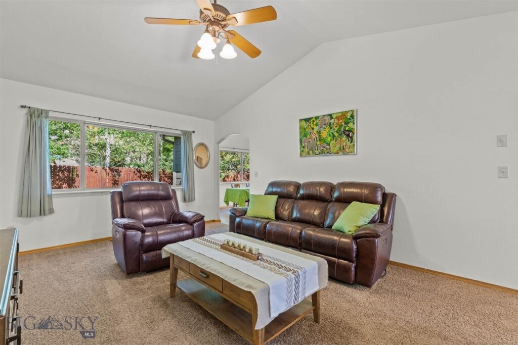 87 Clinton Lane, Belgrade MT 59714