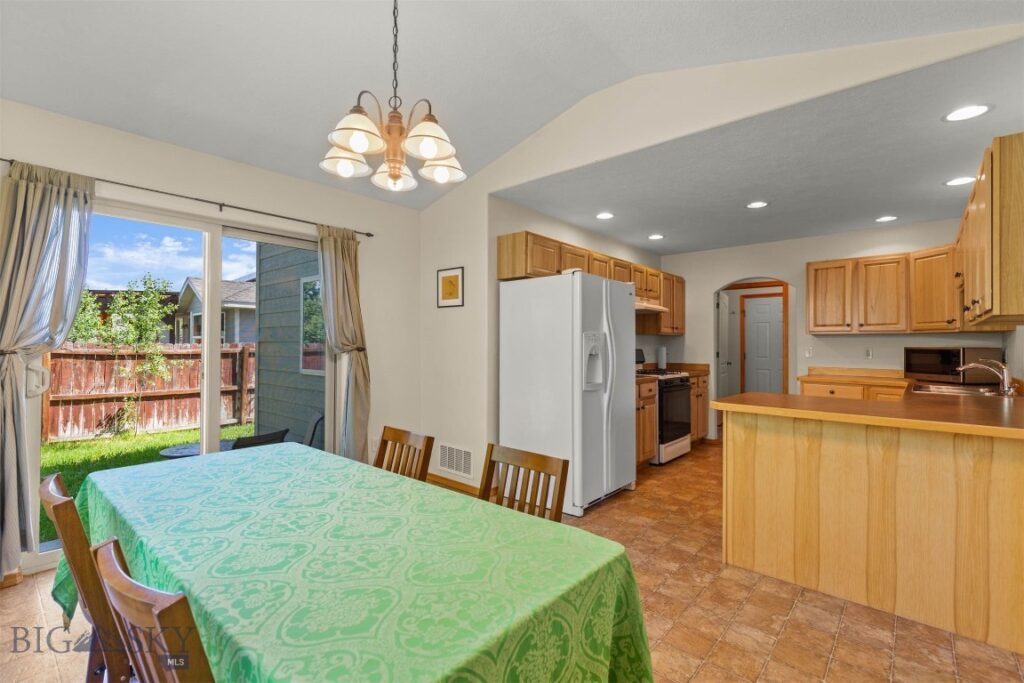 87 Clinton Lane, Belgrade MT 59714