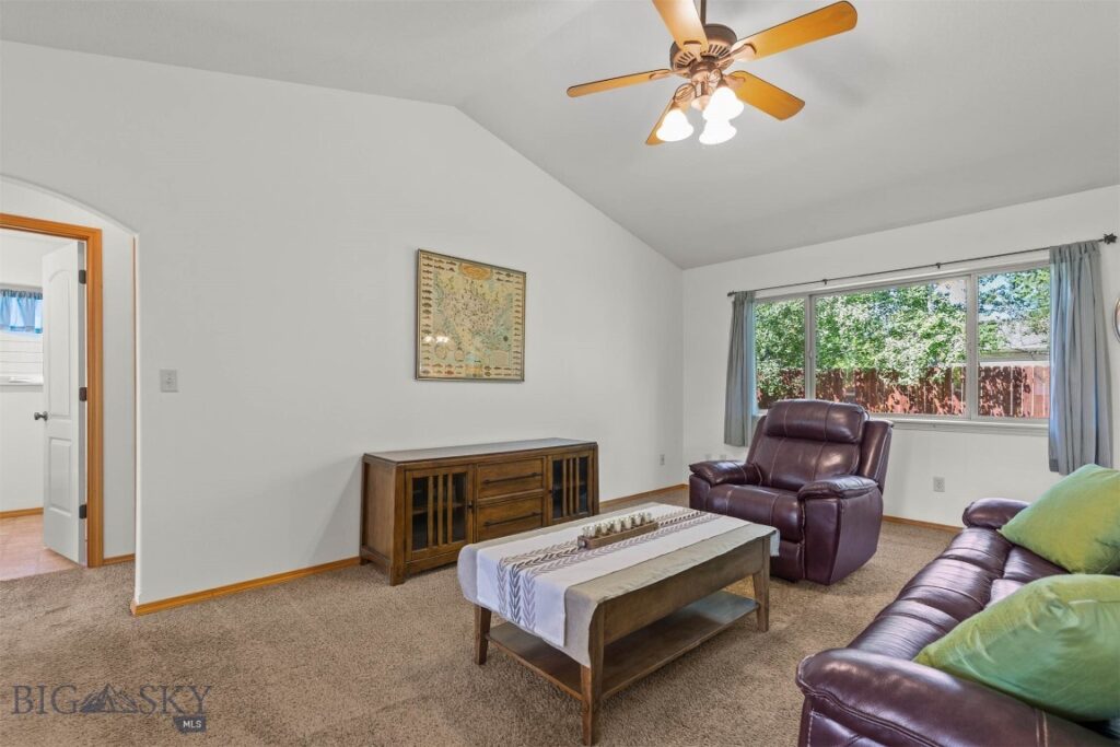 87 Clinton Lane, Belgrade MT 59714