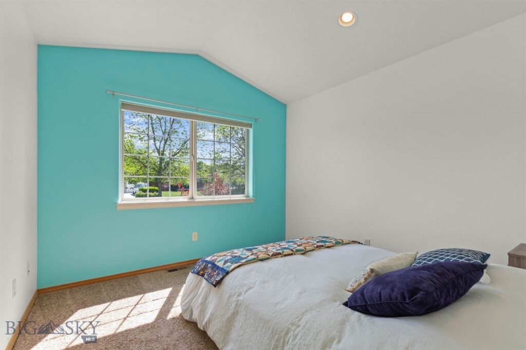 87 Clinton Lane, Belgrade MT 59714