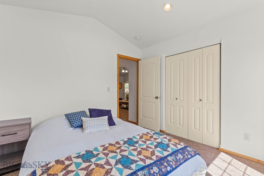 87 Clinton Lane, Belgrade MT 59714