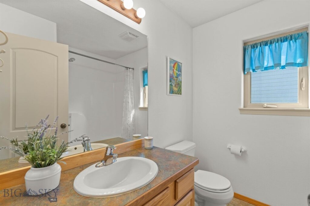 87 Clinton Lane, Belgrade MT 59714