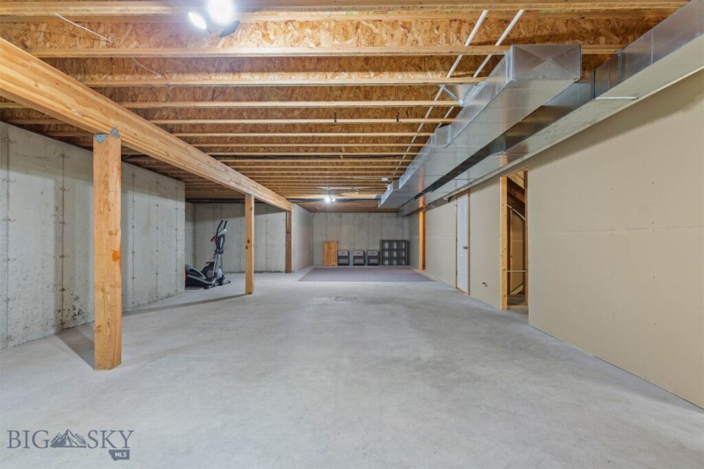 87 Clinton Lane, Belgrade MT 59714