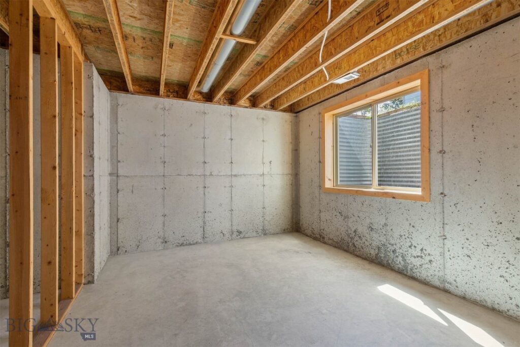 87 Clinton Lane, Belgrade MT 59714