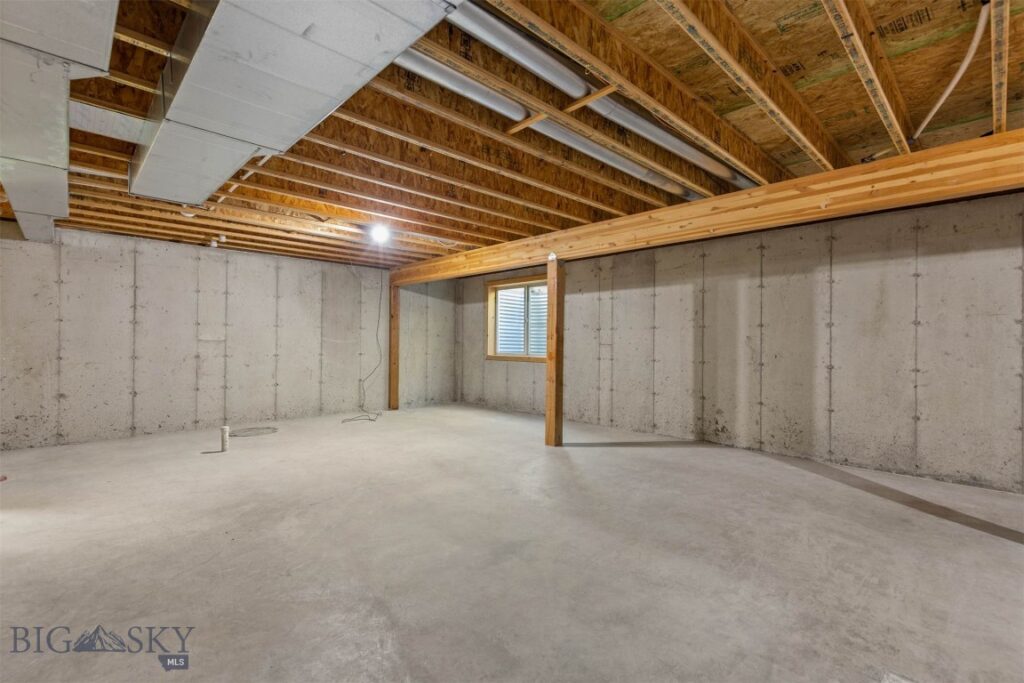87 Clinton Lane, Belgrade MT 59714