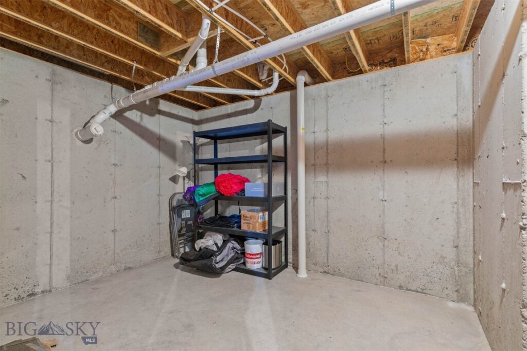 87 Clinton Lane, Belgrade MT 59714