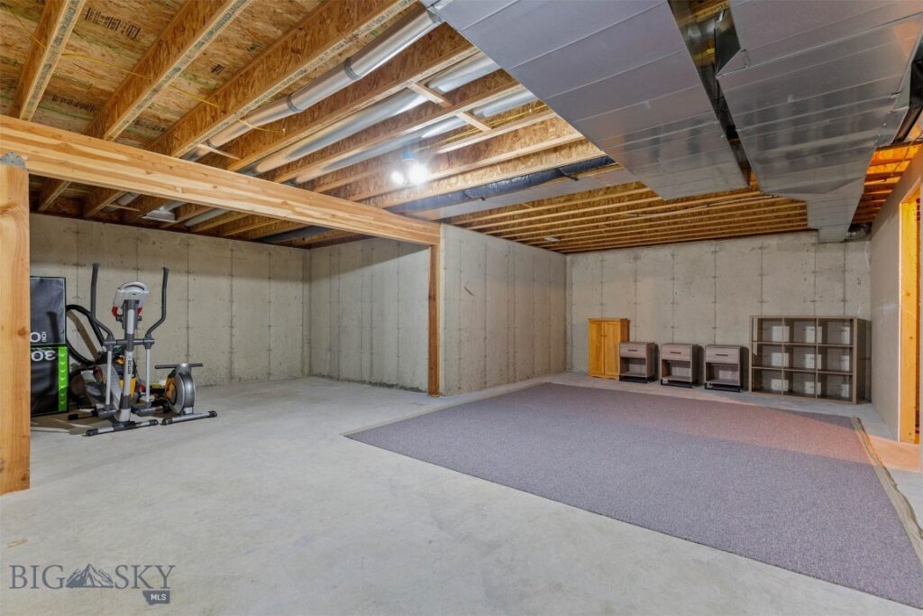 87 Clinton Lane, Belgrade MT 59714