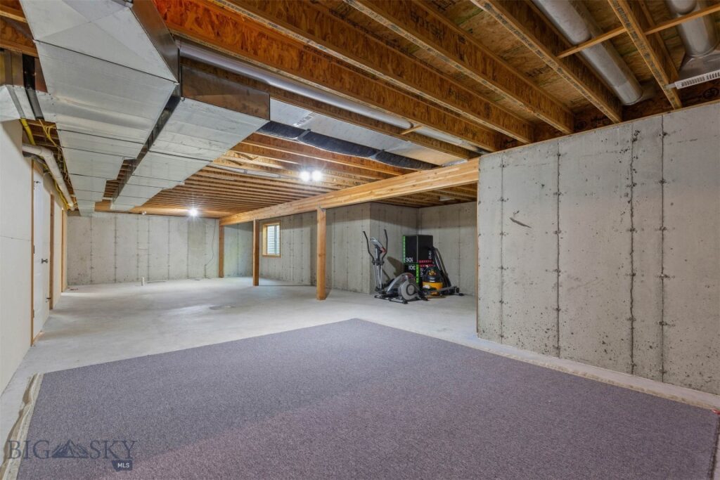 87 Clinton Lane, Belgrade MT 59714