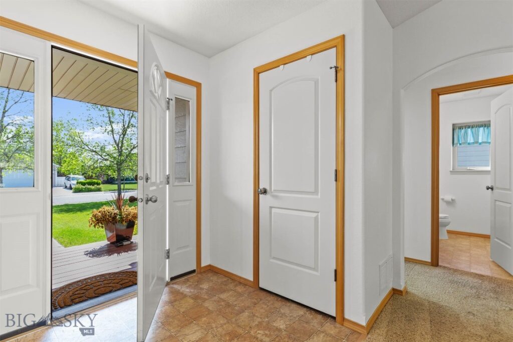 87 Clinton Lane, Belgrade MT 59714