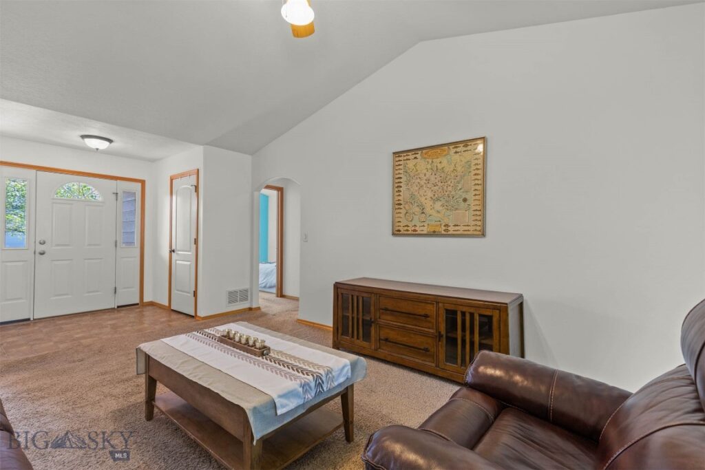 87 Clinton Lane, Belgrade MT 59714