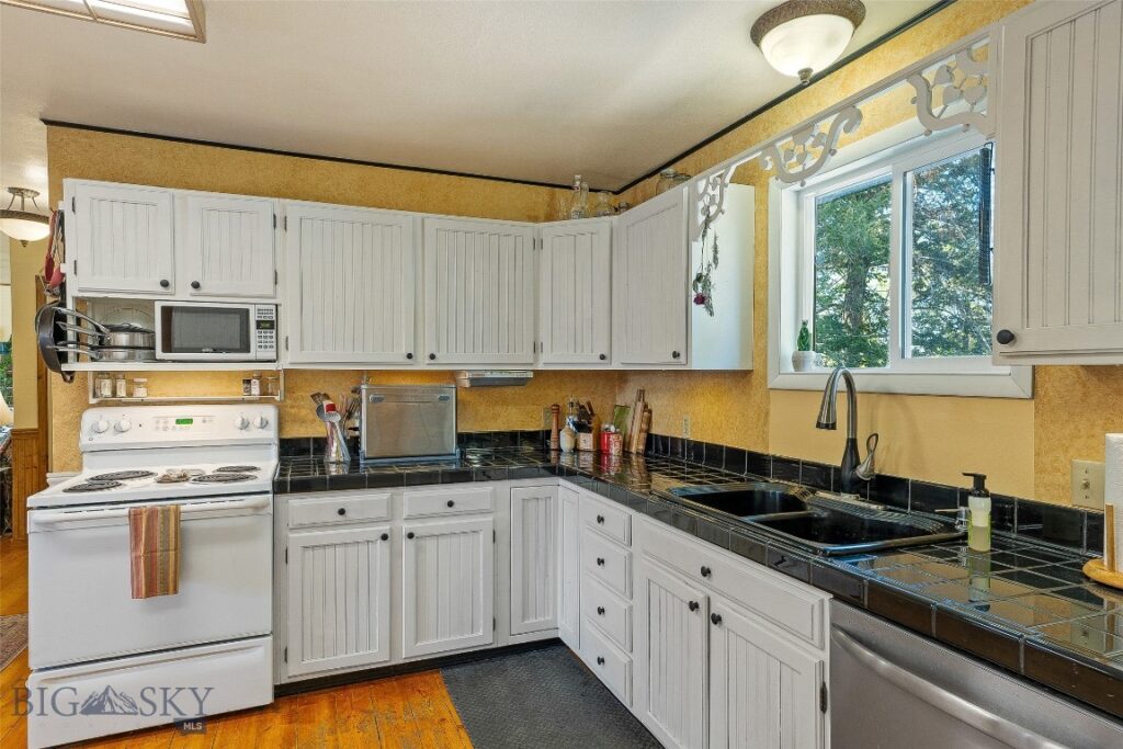 707 Montana Street, Belgrade MT 59714