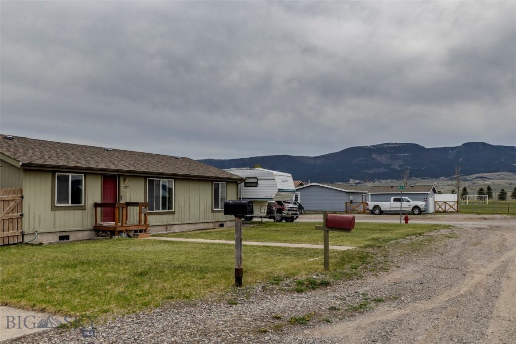 1207 W Reservoir Street, Livingston MT 59047