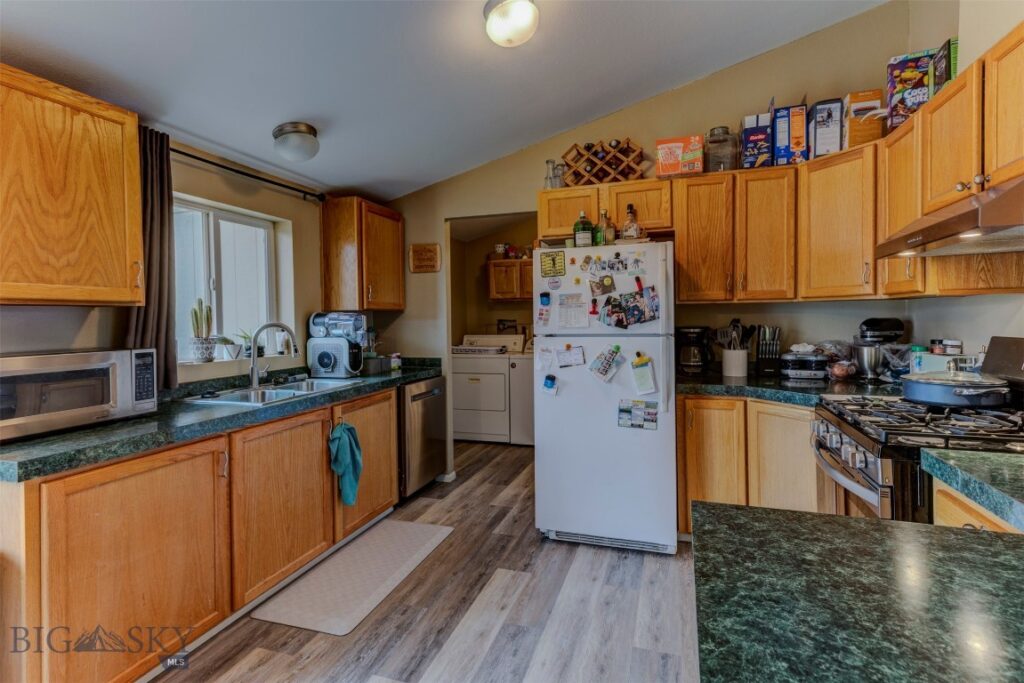 1207 W Reservoir Street, Livingston MT 59047
