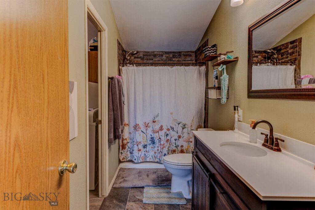 1207 W Reservoir Street, Livingston MT 59047