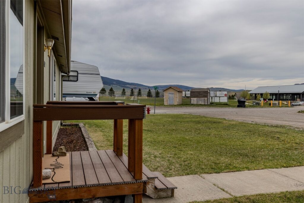 1207 W Reservoir Street, Livingston MT 59047