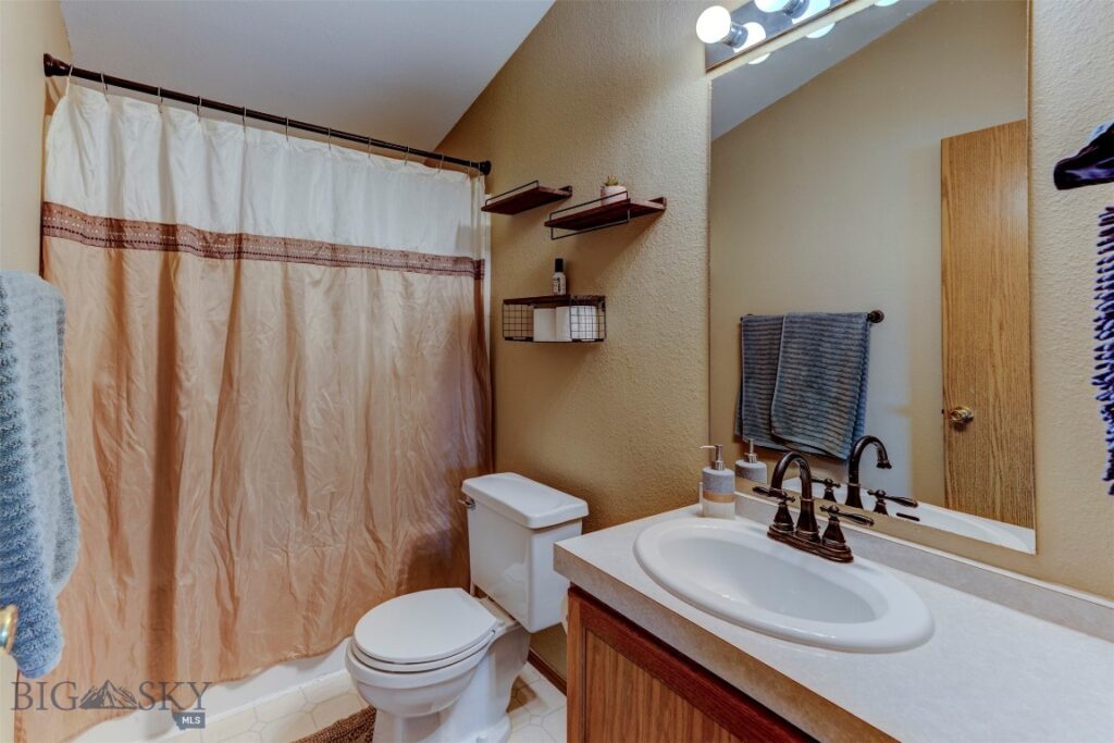 1207 W Reservoir Street, Livingston MT 59047