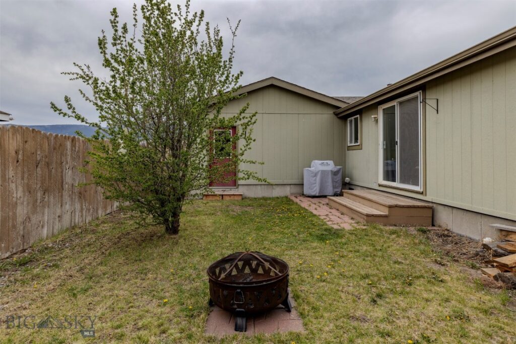 1207 W Reservoir Street, Livingston MT 59047