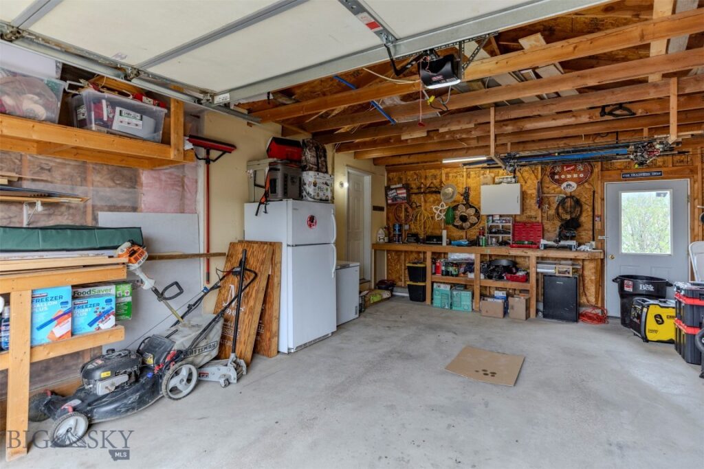 1207 W Reservoir Street, Livingston MT 59047
