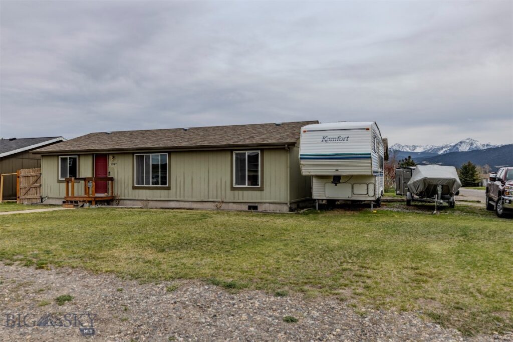 1207 W Reservoir Street, Livingston MT 59047