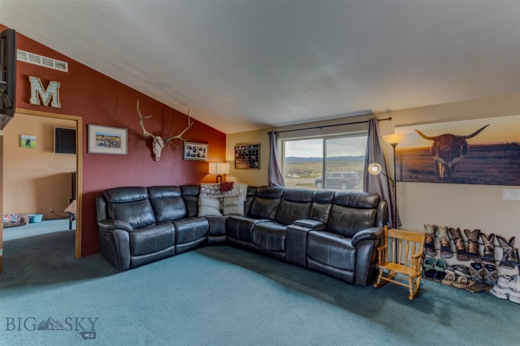 1207 W Reservoir Street, Livingston MT 59047