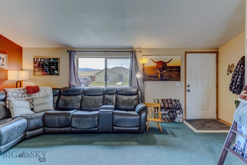 1207 W Reservoir Street, Livingston MT 59047