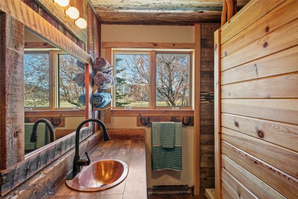 2 Jumping Rainbow Road, Livingston MT 59047