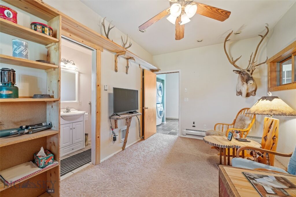2 Jumping Rainbow Road, Livingston MT 59047