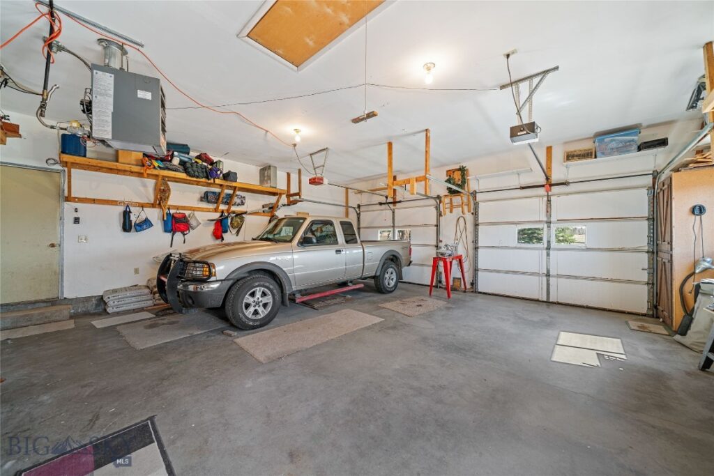 2 Jumping Rainbow Road, Livingston MT 59047