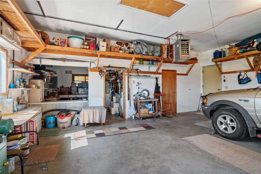 2 Jumping Rainbow Road, Livingston MT 59047