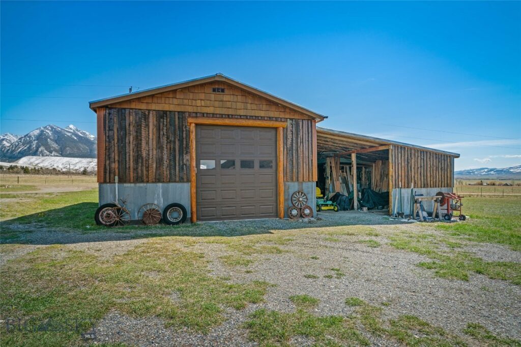2 Jumping Rainbow Road, Livingston MT 59047