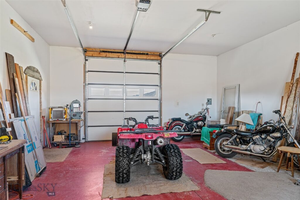 2 Jumping Rainbow Road, Livingston MT 59047