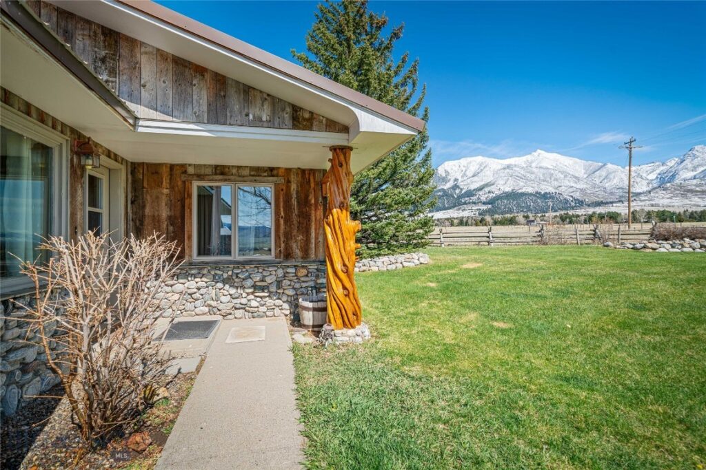 2 Jumping Rainbow Road, Livingston MT 59047