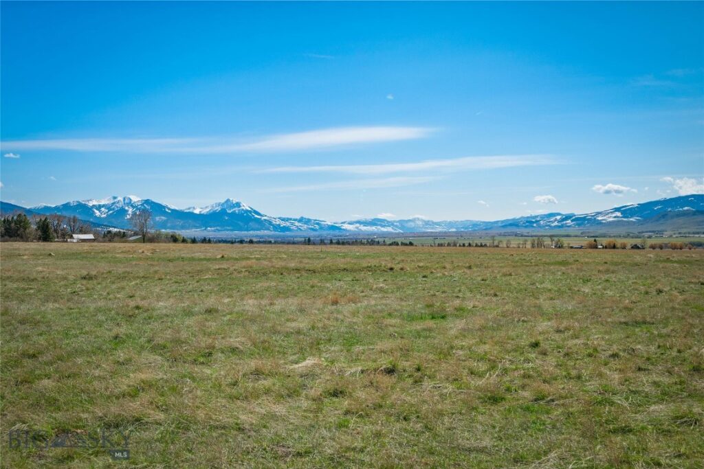 2 Jumping Rainbow Road, Livingston MT 59047