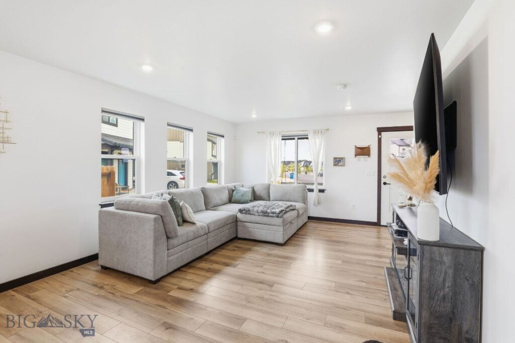 2016 Ross Way, Belgrade MT 59714