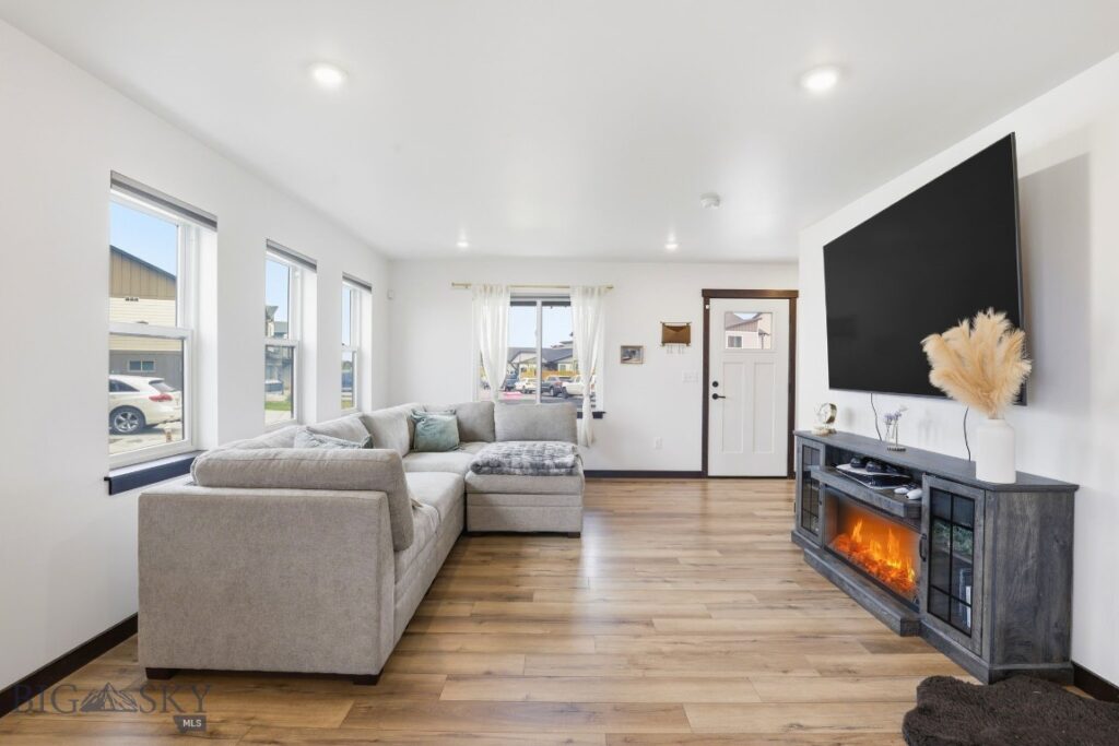 2016 Ross Way, Belgrade MT 59714