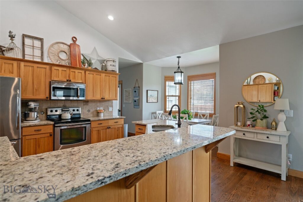 16 Harvester Lane, Belgrade MT 59714