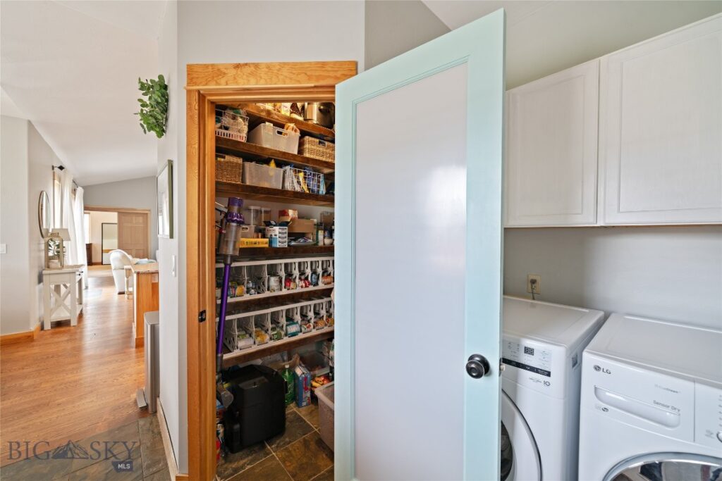 16 Harvester Lane, Belgrade MT 59714