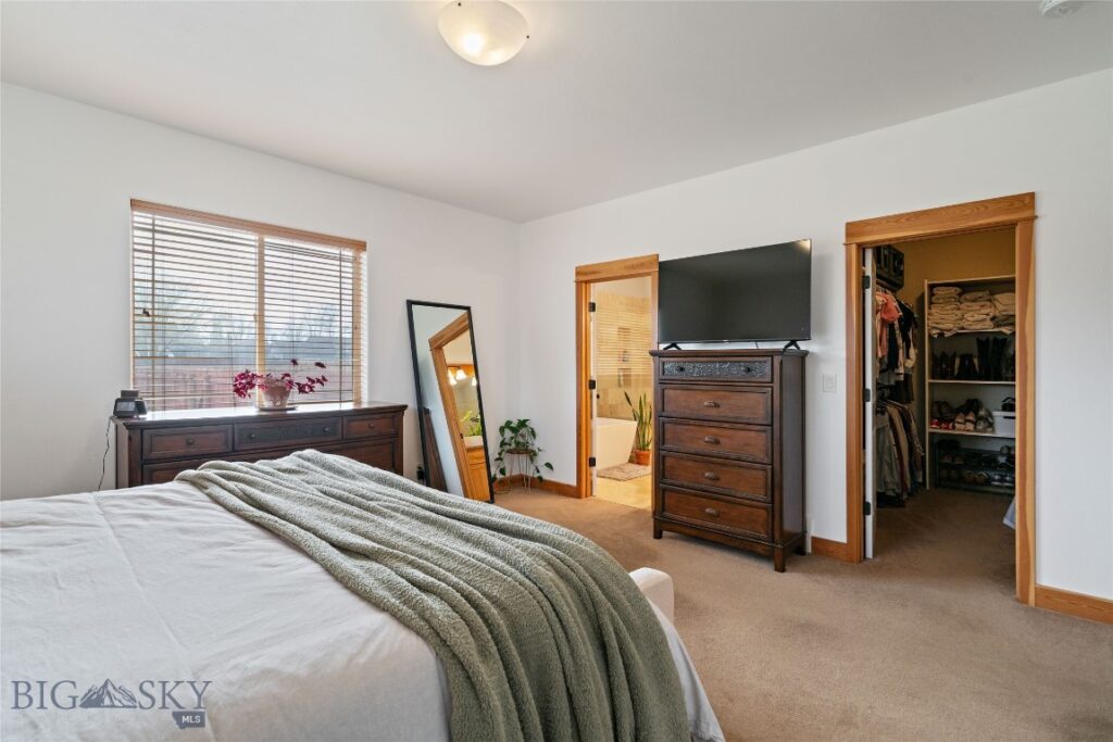 16 Harvester Lane, Belgrade MT 59714