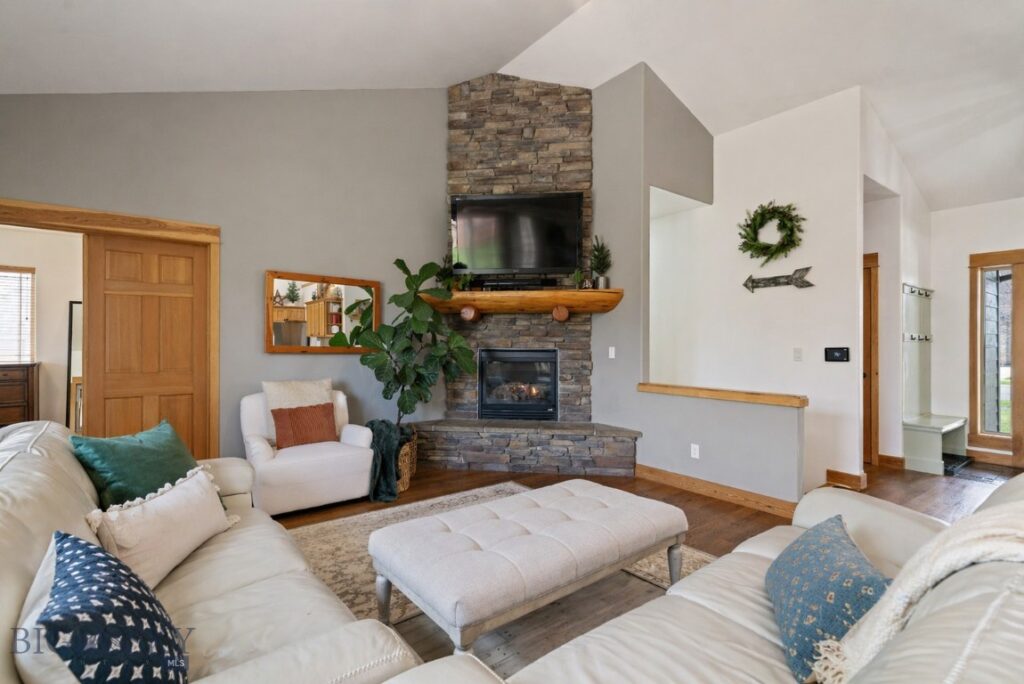 16 Harvester Lane, Belgrade MT 59714