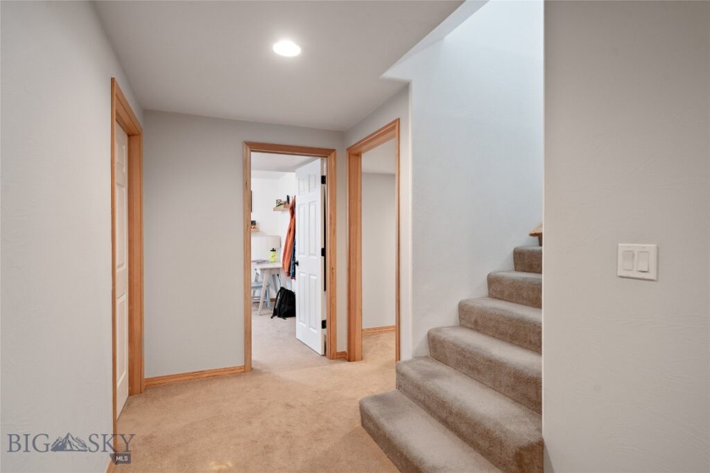 16 Harvester Lane, Belgrade MT 59714